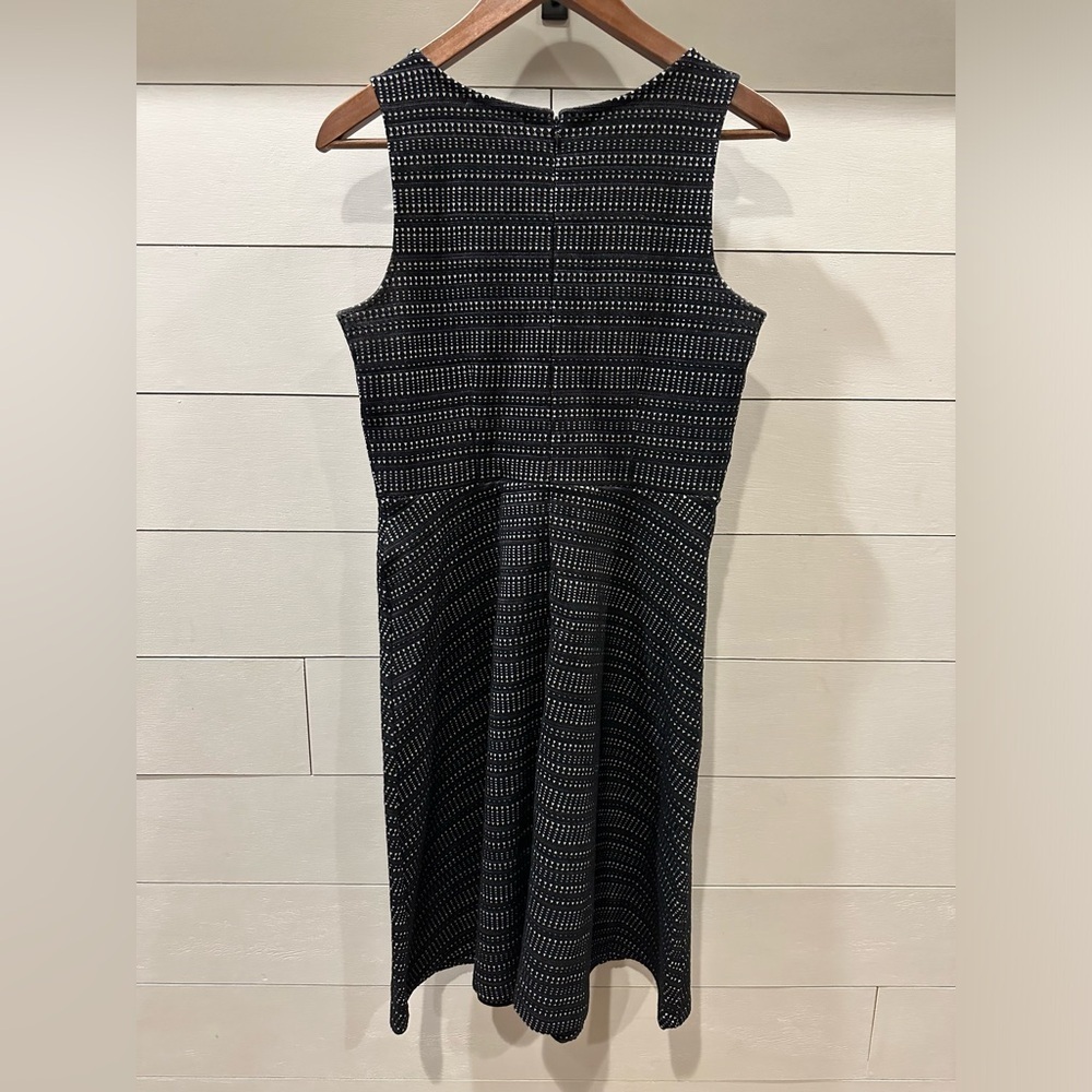 Banana Republic Women’s Black and White Geometric Striped Dress- size 6 - Picture 3 of 5